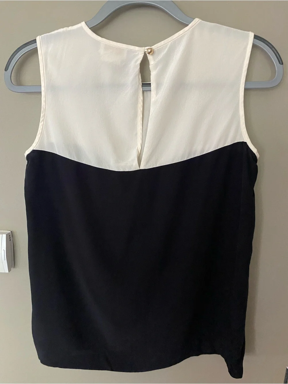 KATE SPADE NY 100% Silk Black and White Sleeveless Colorblock Blouse Tank Size 2